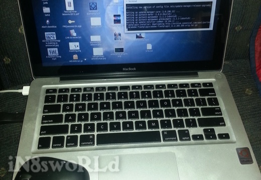 Macbook 2007 Alum running Ubuntu