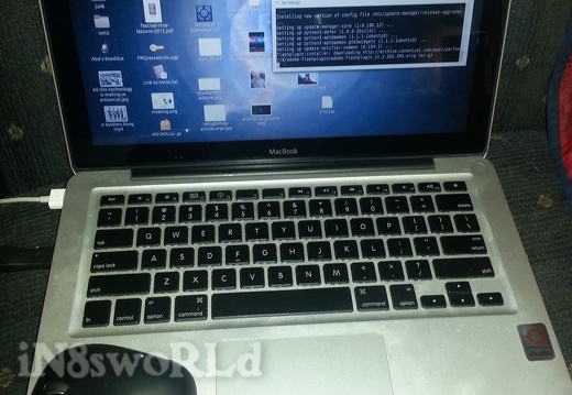 Macbook 2007 Alum running Ubuntu (2256 visits) Macbook 2007 Alum running Ubuntu